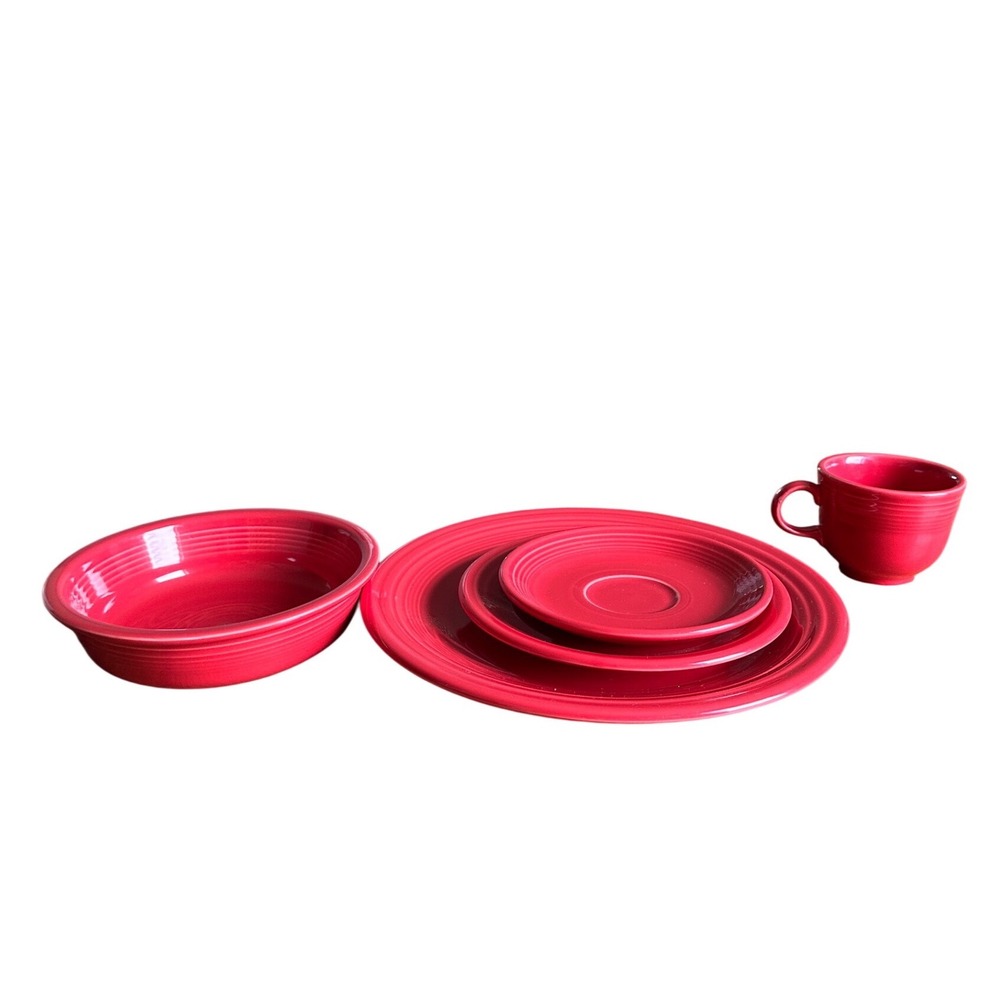 Fiestaware Scarlet 5 Piece Place Setting Classic Rim Bowl Plates Homer Laughlin